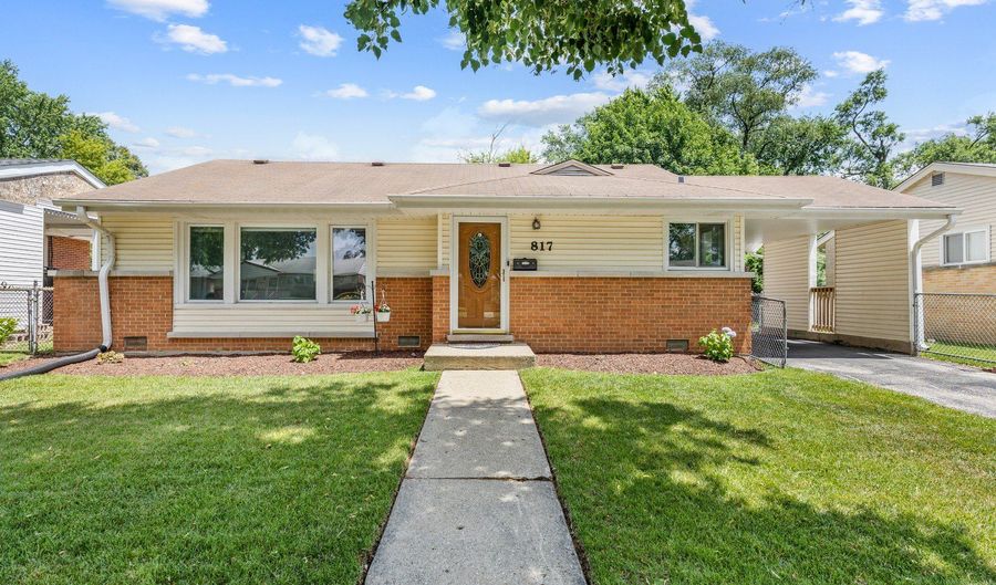 817 N Gibbons Ave, Arlington Heights, IL 60004 - 3 Beds, 2 Bath
