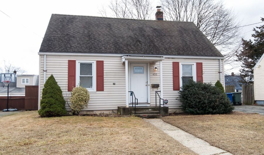 435 Ruth St, Bridgeport, CT 06606 - 4 Beds, 1 Bath