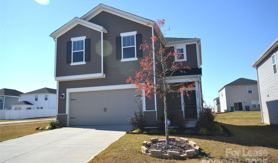 1022 Jeffery Dean Ct, Albemarle, NC 28001 - 3 Beds, 3 Bath