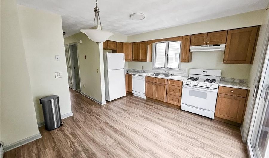 17 Public St, East Providence, RI 02914 - 2 Beds, 2 Bath