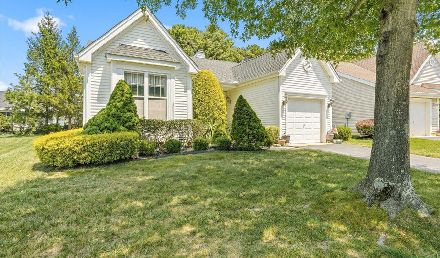 23 JUMPING BROOK Ln, Barnegat, NJ 08005 - 2 Beds, 2 Bath