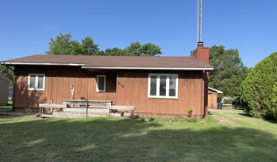 319 N Magnolia, Attica, KS 67009 - 3 Beds, 1 Bath