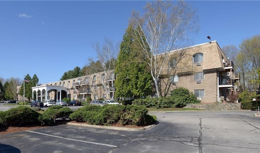 75 Oaklawn Ave 75-319, Cranston, RI 02920 - 1 Beds, 1 Bath
