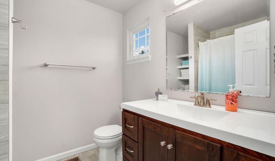 1603 SWING Dr, Cheyenne, WY 82007 - 4 Beds, 3 Bath