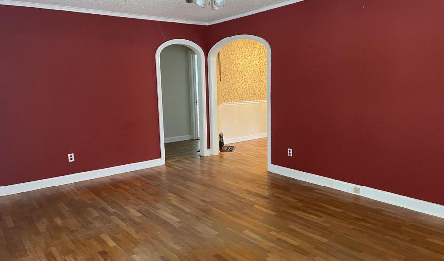 1528 S LIPSCOMB St, Amarillo, TX 79102 - 2 Beds, 2 Bath