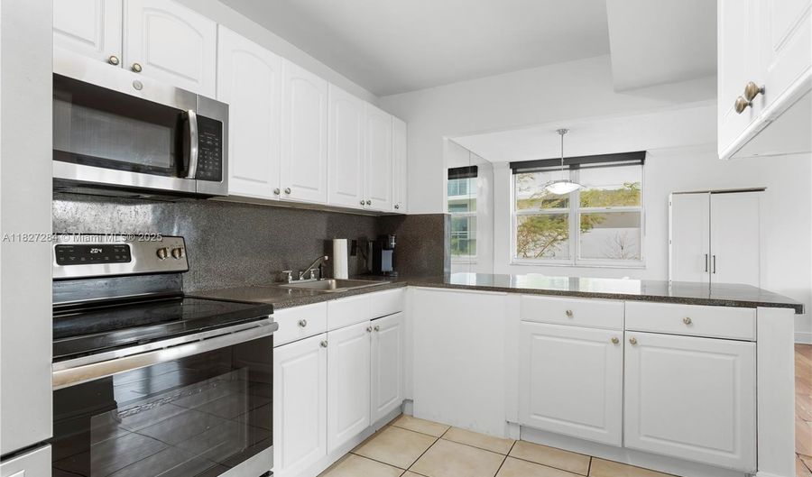 9440 W Bay Harbor Dr 2C, Bay Harbor Islands, FL 33154 - 1 Beds, 2 Bath