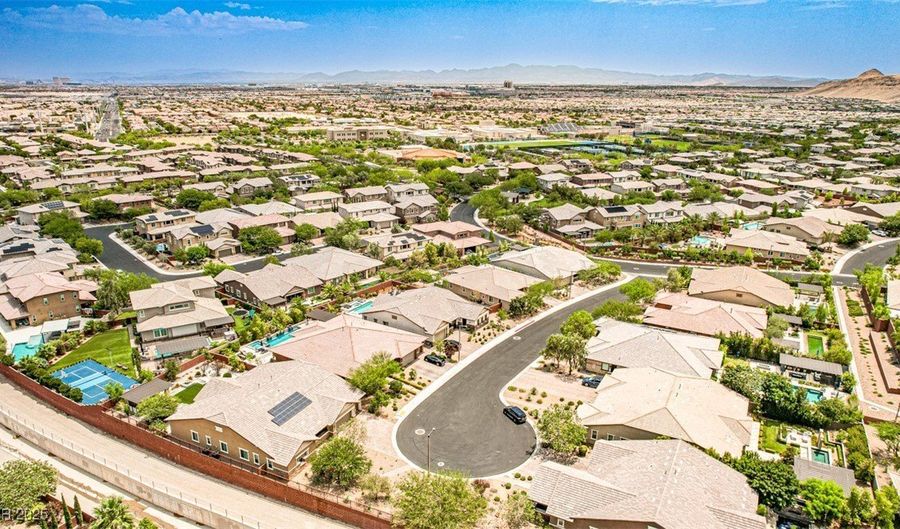 5733 Logan Heights Ct, Las Vegas, NV 89135 - 5 Beds, 5 Bath