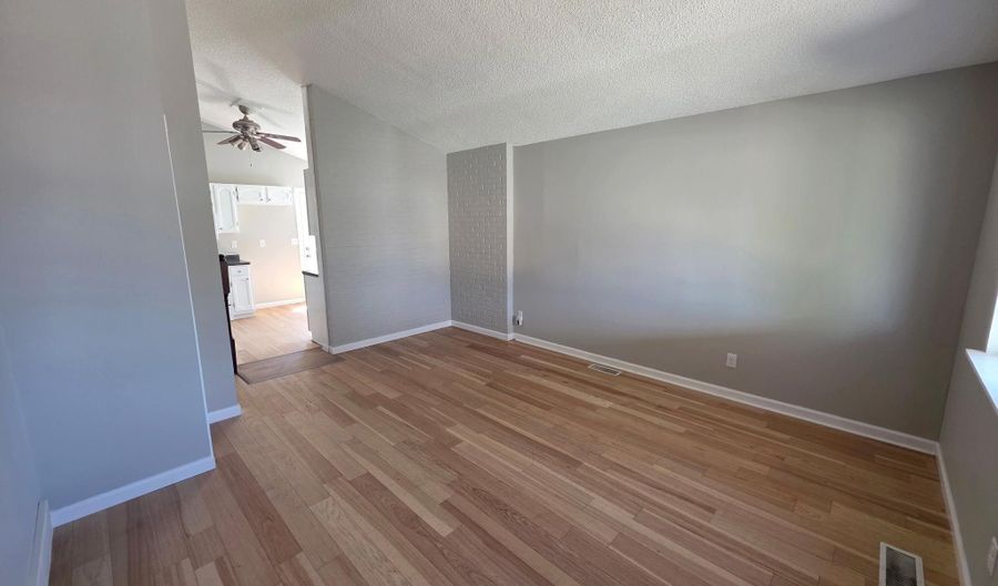 211 Jolley Ave, Douglas, WY 82633 - 3 Beds, 2 Bath