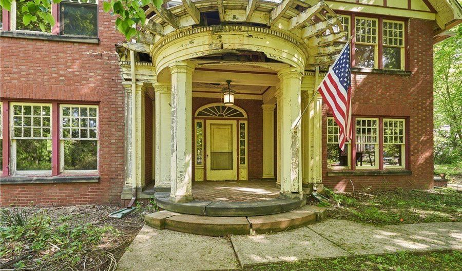 74 Maplewood Ave, Akron, OH 44313 - 7 Beds, 6 Bath