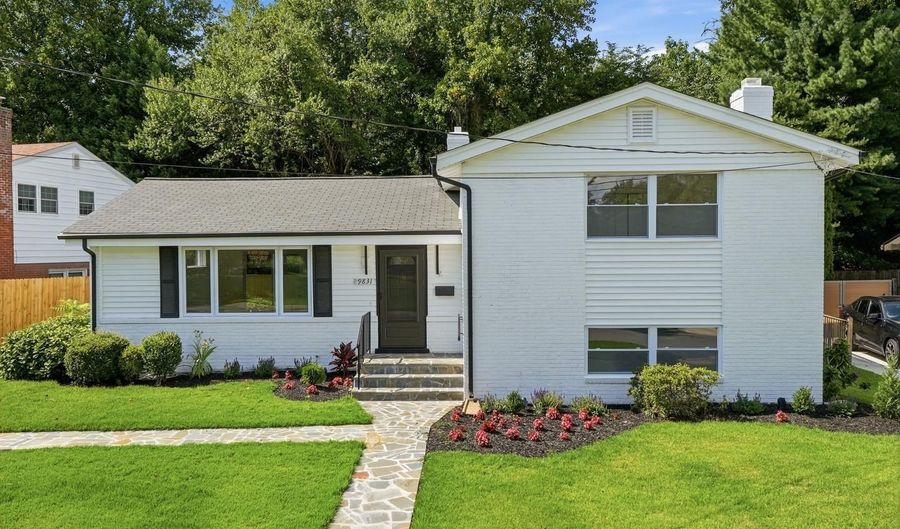 9831 SINGLETON Dr, Bethesda, MD 20817 - 4 Beds, 3 Bath