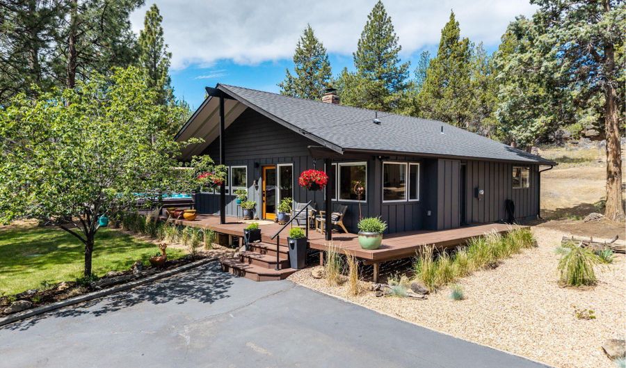 18943 Martingale Cir, Bend, OR 97703 - 4 Beds, 3 Bath