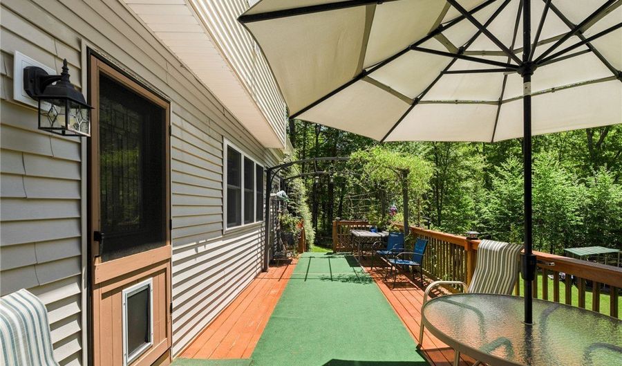 193 Lake Washington Dr, Glocester, RI 02814 - 3 Beds, 2 Bath