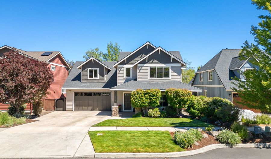 2968 NW Chianti Ln, Bend, OR 97703 - 3 Beds, 3 Bath