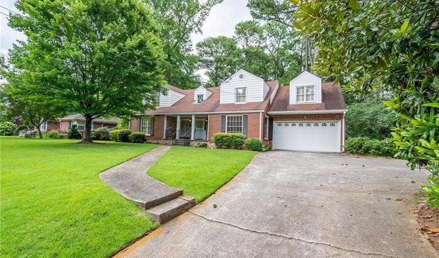 90 Clarendon Ave, Avondale Estates, GA 30002 - 4 Beds, 3 Bath