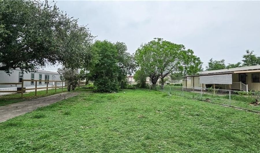 827 13th St, Alamo, TX 78516 - 0 Beds, 0 Bath
