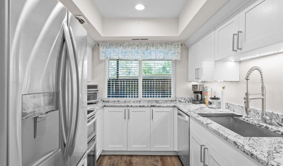 343 PEACH, Bountiful, UT 84010 - 2 Beds, 1 Bath