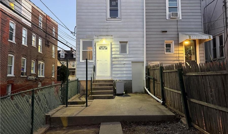 425 W Cedar St, Allentown, PA 18102 - 4 Beds, 3 Bath