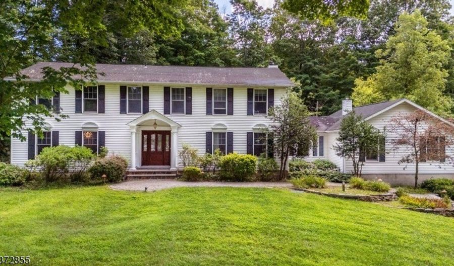 2 Higgins Dr, Alloway, NJ 07462 - 4 Beds, 3 Bath
