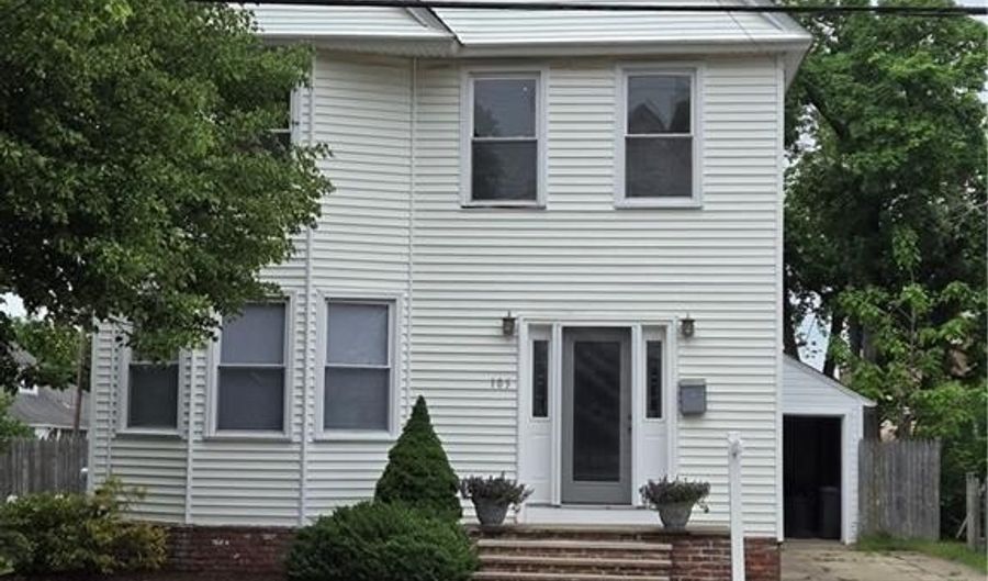 105 Park Ave, Cranston, RI 02905 - 2 Beds, 2 Bath