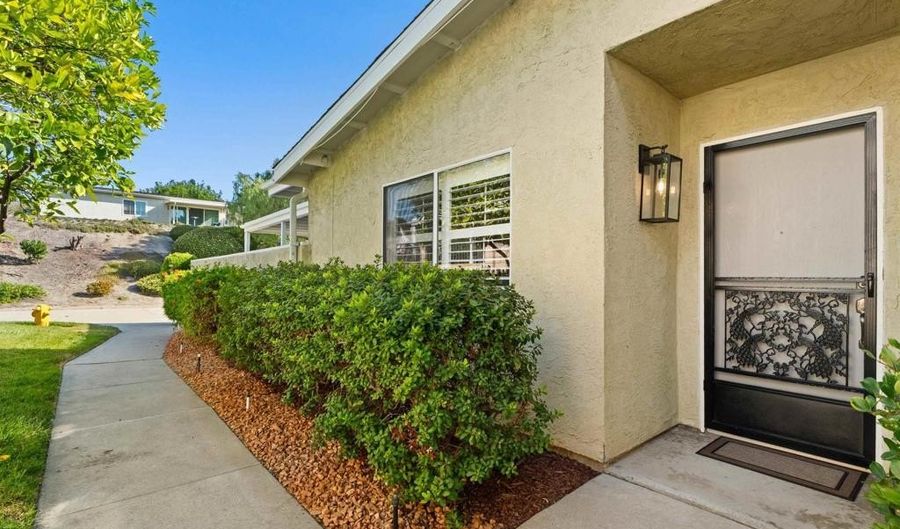 3873 Bay Leaf Way, Oceanside, CA 92057 - 2 Beds, 2 Bath