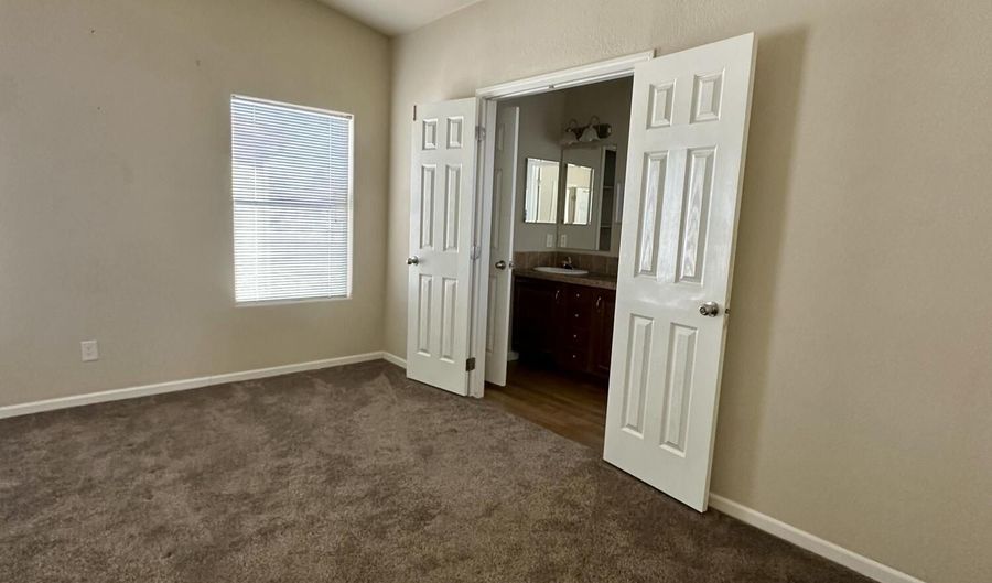 10936 E APACHE Trl 1047, Apache Junction, AZ 85120 - 2 Beds, 2 Bath