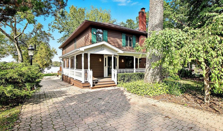 22806 W Loon Lake Blvd, Antioch, IL 60002 - 4 Beds, 4 Bath