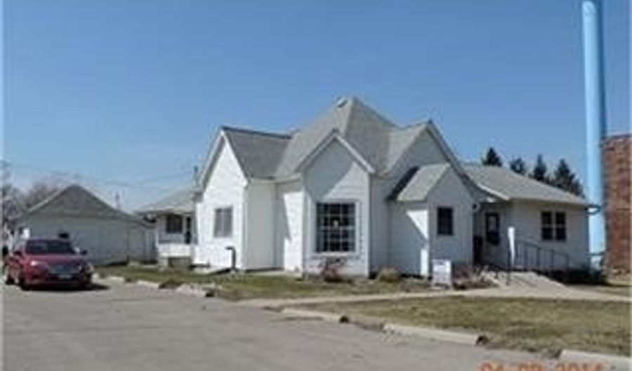 111 S Main St, Albion, IA 50005 - 3 Beds, 2 Bath