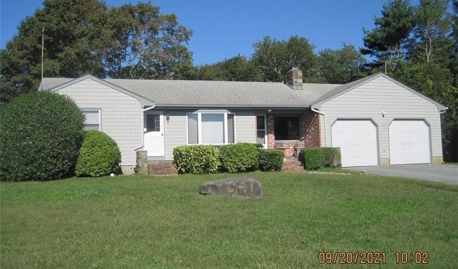 27 Marcello Dr, Jamestown, RI 02835 - 3 Beds, 2 Bath