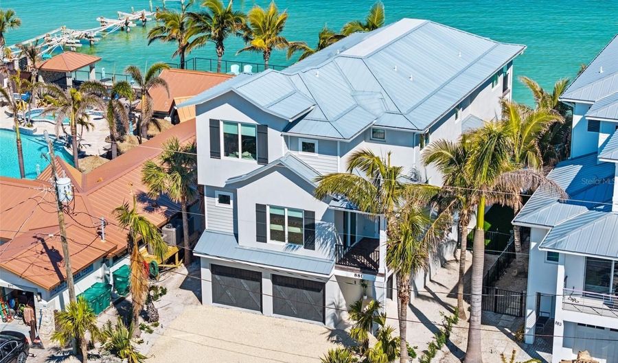 881 N SHORE Dr, Anna Maria, FL 34216 - 7 Beds, 8 Bath