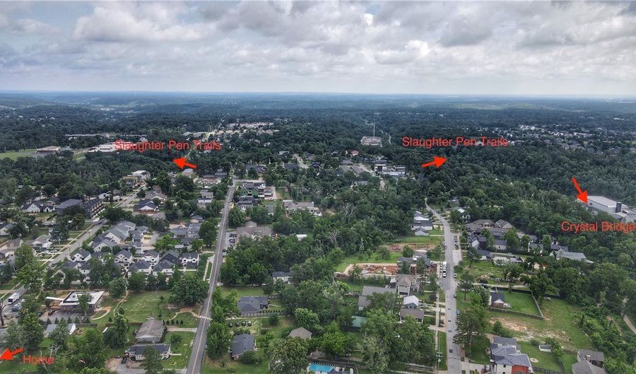704 NW A St, Bentonville, AR 72712 - 3 Beds, 2 Bath