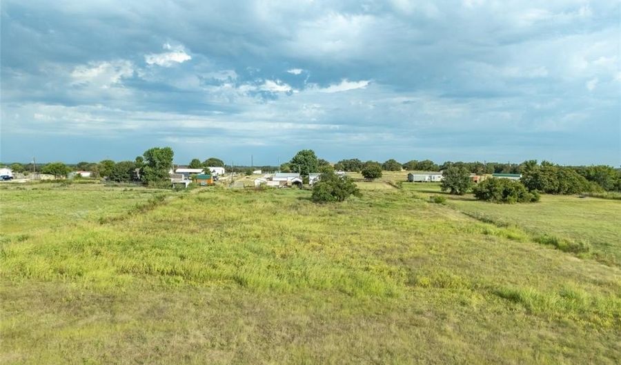 173 Private Rd 2698 Rd, Alvord, TX 76225 - 0 Beds, 2 Bath