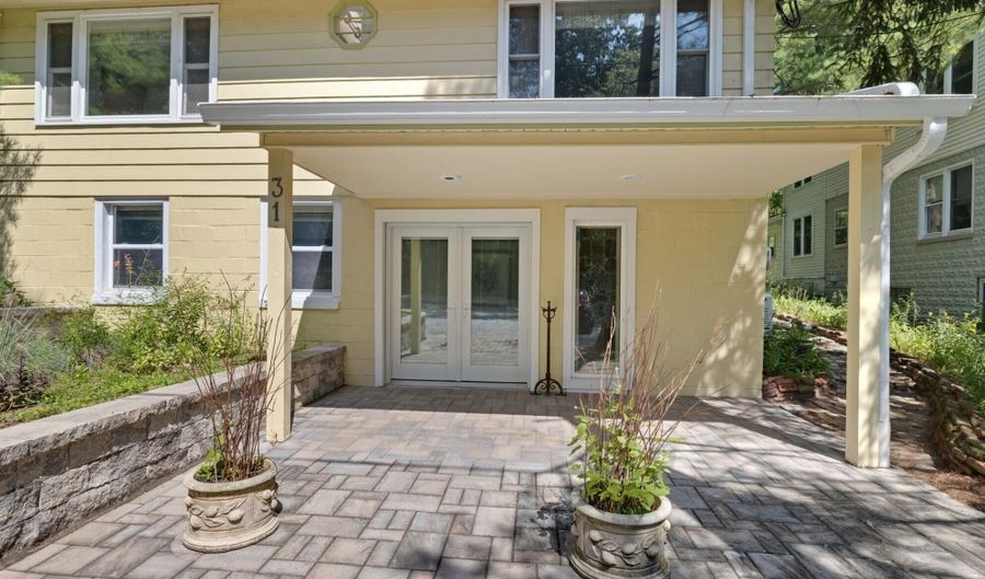 31 S Lake Shore County Rd, Beverly Shores, IN 46301 - 3 Beds, 2 Bath