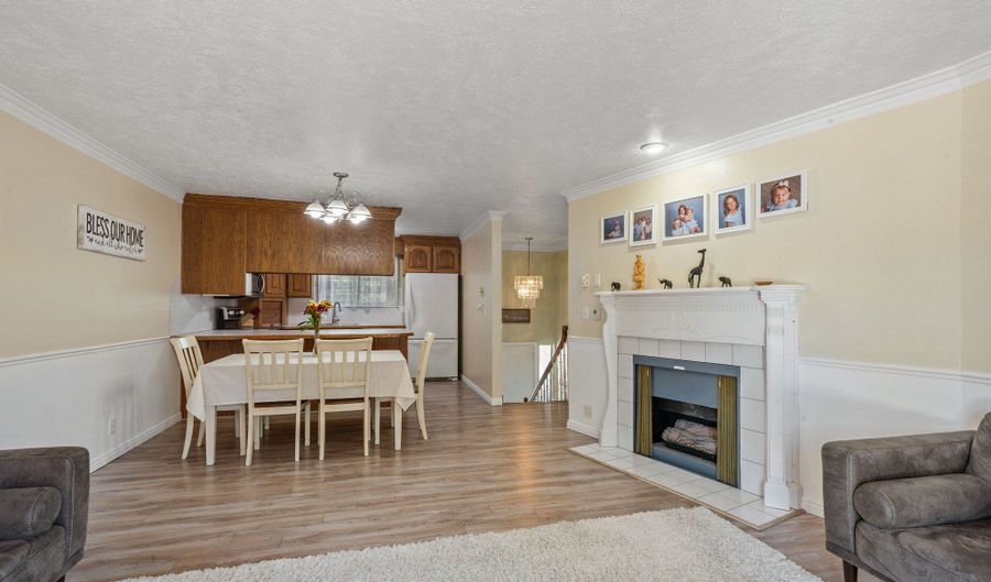 553 N 200 W, Bountiful, UT 84010 - 4 Beds, 2 Bath