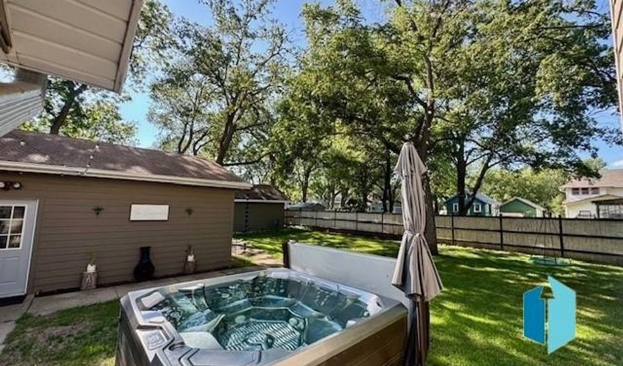 111 S 6Th St, Beresford, SD 57004 - 3 Beds, 3 Bath
