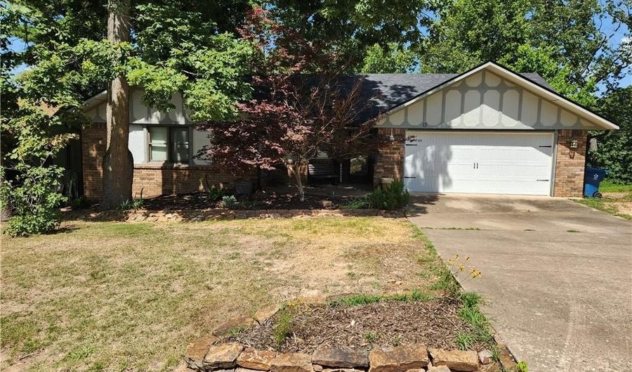 13 Kensington Dr, Bella Vista, AR 72715 - 2 Beds, 2 Bath