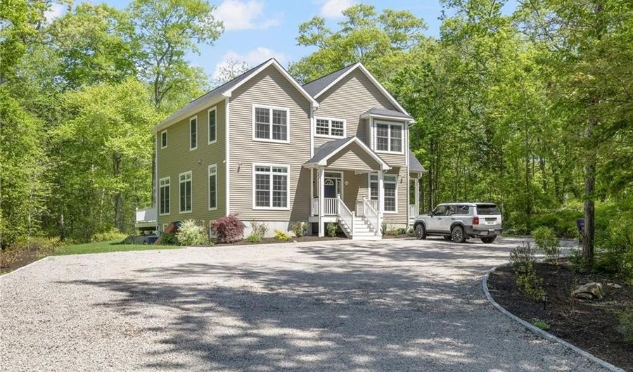 161 Stony Ln, North Kingstown, RI 02852 - 4 Beds, 3 Bath