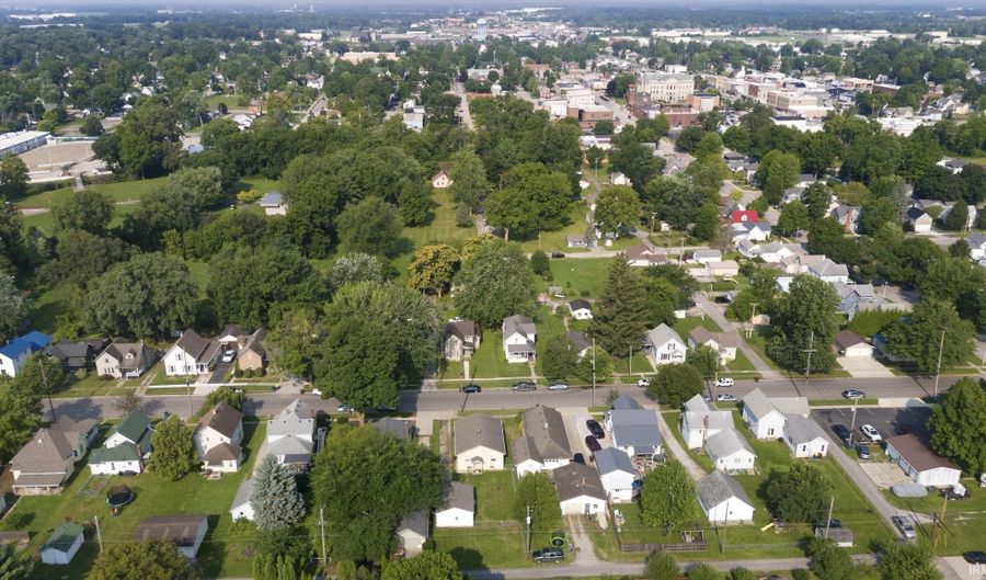 236 Center St, Auburn, IN 46706 - 2 Beds, 1 Bath