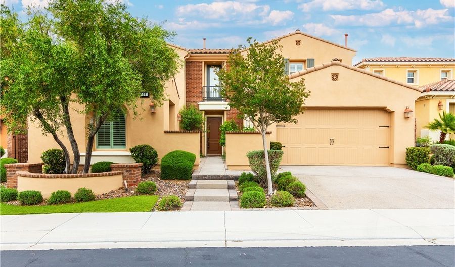 58 Contrada Fiore Dr, Henderson, NV 89011 - 4 Beds, 4 Bath