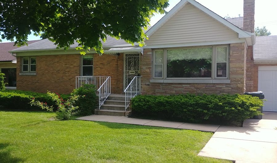 6723 N Central Park Ave, Lincolnwood, IL 60712 - 3 Beds, 2 Bath