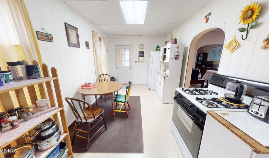 305 E Logan Ave, Altoona, PA 16602 - 2 Beds, 1 Bath