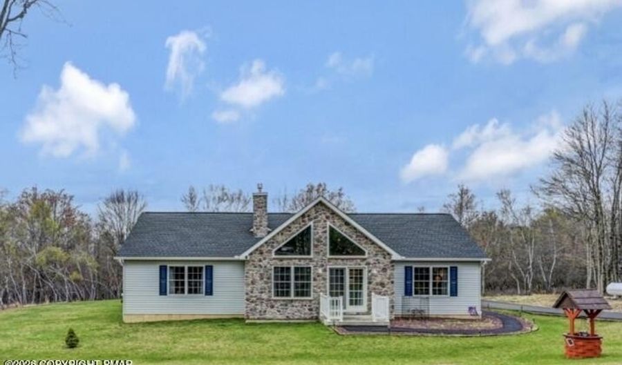 209 Brittany Dr, Albrightsville, PA 18210 - 3 Beds, 3 Bath