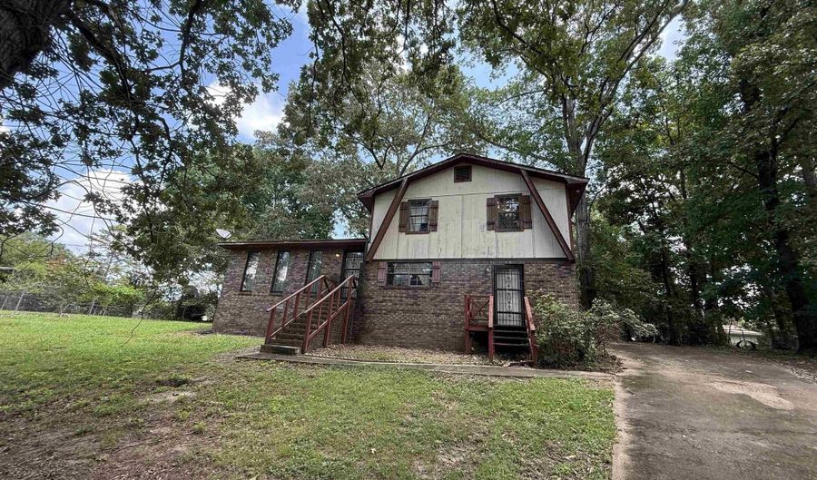 407 PANOLA Ct, Anniston, AL 36206 - 3 Beds, 2 Bath