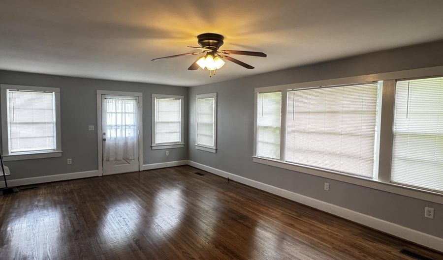 506 Jackson St, Albertville, AL 35950 - 3 Beds, 1 Bath