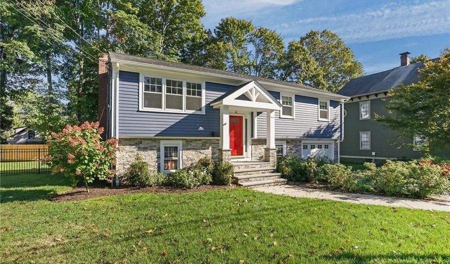 66 Mawney St, East Greenwich, RI 02818 - 3 Beds, 2 Bath