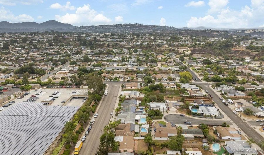 4541 Rainier Ave 13, San Diego, CA 92120 - 3 Beds, 4 Bath