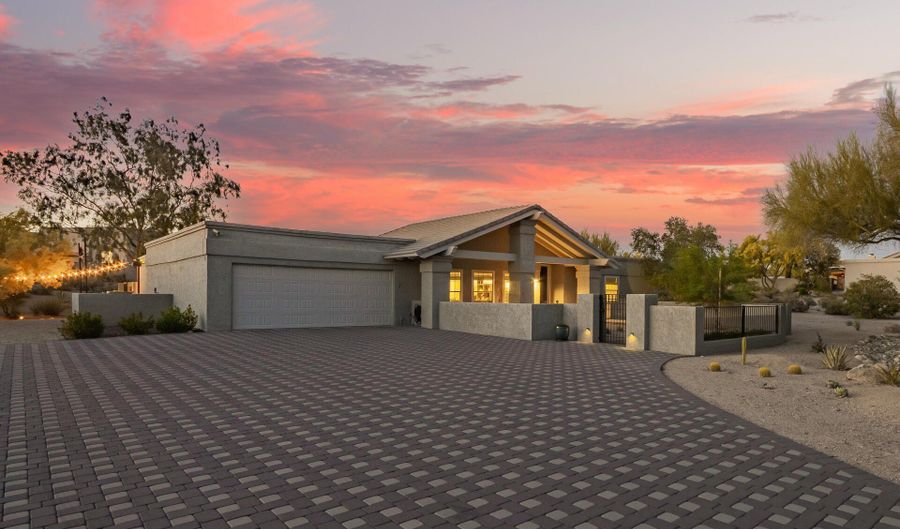 9432 E QUAIL Trl, Carefree, AZ 85377 - 4 Beds, 3 Bath