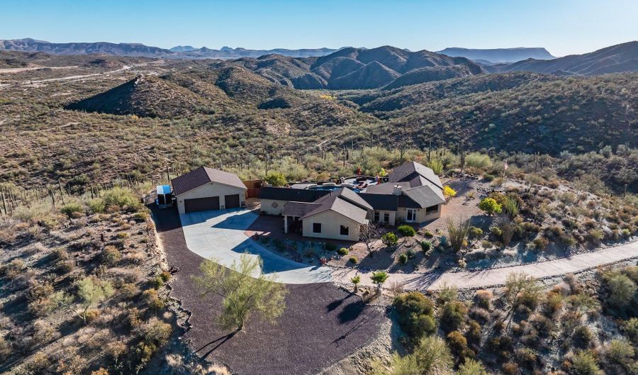 35369 S Pinnacle Pl, Black Canyon City, AZ 85324 - 3 Beds, 3 Bath