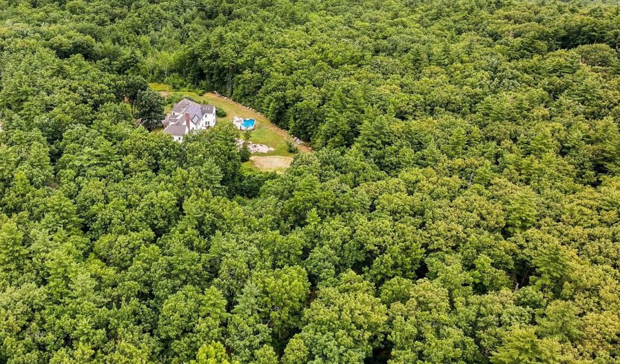 9 Storybrook Ln, Amherst, NH 03031 - 7 Beds, 8 Bath