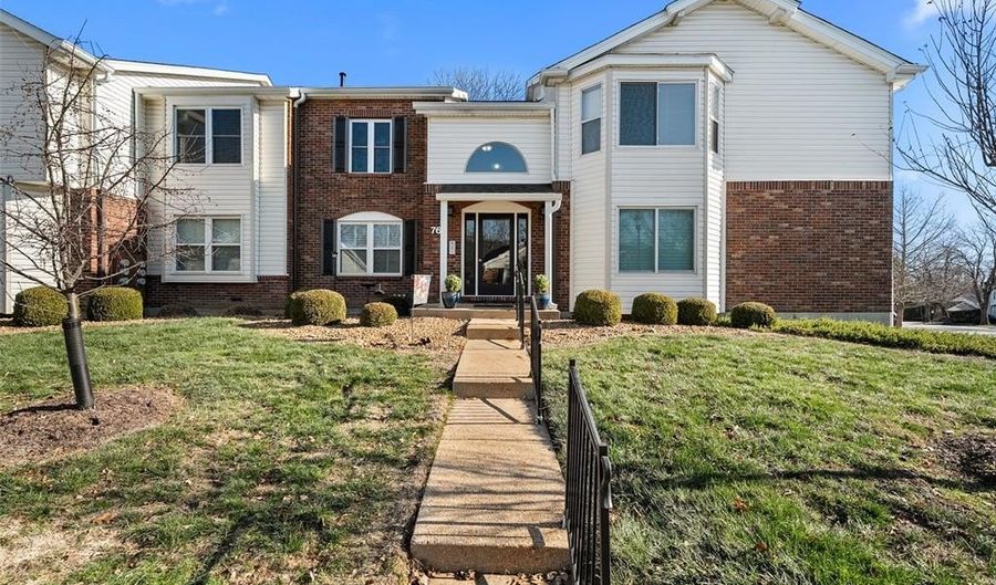 760 Woodside Trails Dr 203, Ballwin, MO 63021 - 2 Beds, 2 Bath