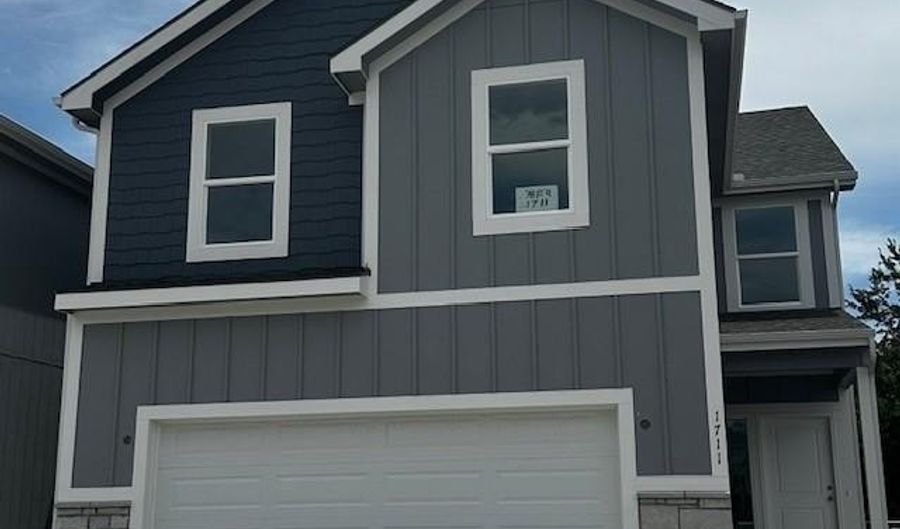 1691 Grayhawk Dr, Basehor, KS 66007 - 4 Beds, 3 Bath